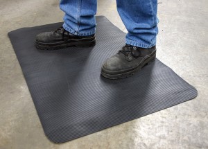 fluted_anti-fatiguefluted_anti-fatigue_1_safety_matting_-_durable_fluted_surface_-_safety_matting_-_site_safety_control